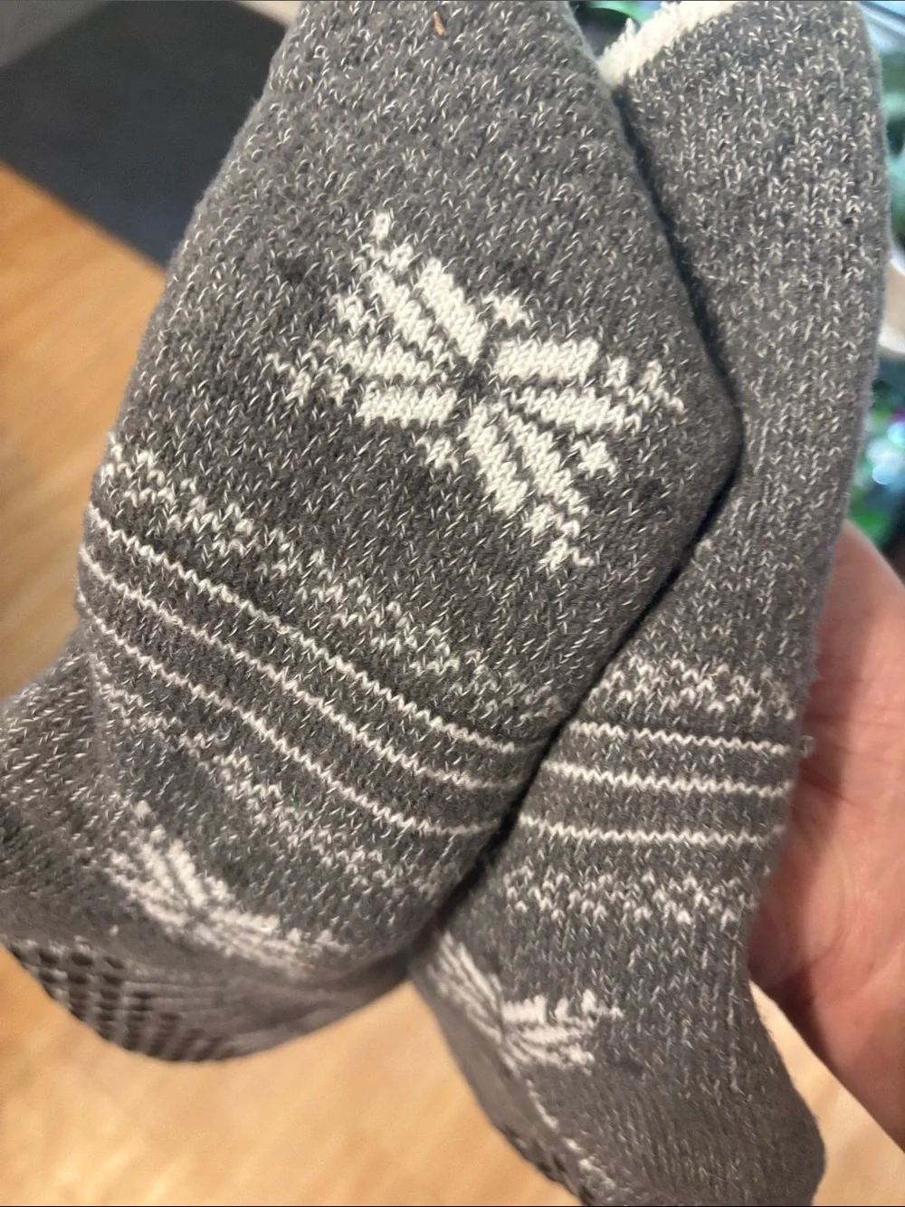 Cuddl Duds Gray Snowflake Grip double layer lounge socks